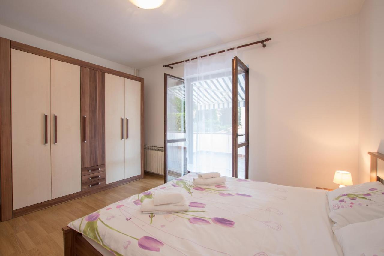 Apartments Nono Toni Porec Esterno foto